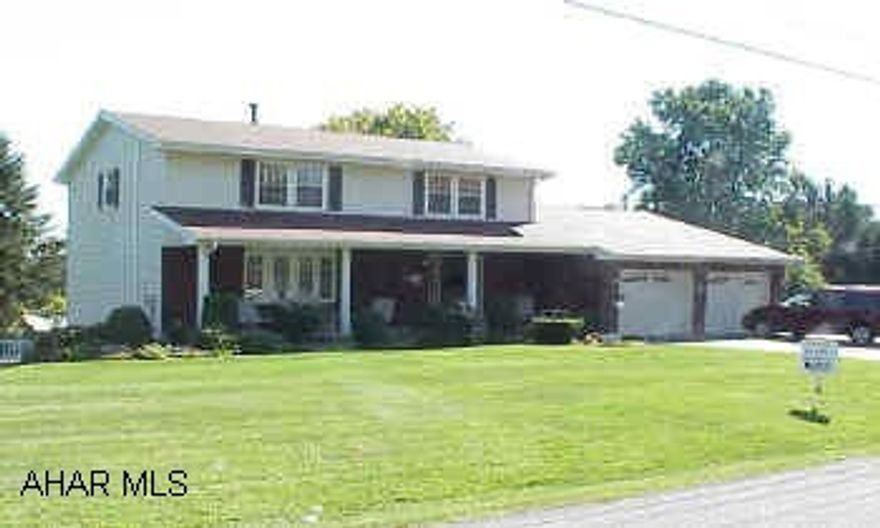 Great 2 sty brick & vinyl home with over sized 2+ car garage.  Great Home / Great Lot.  This home is move in condition. New windows 2002 / New Central Air 2003.  3 Zoned gas heat . Please call office for all updates of home central vacuum.