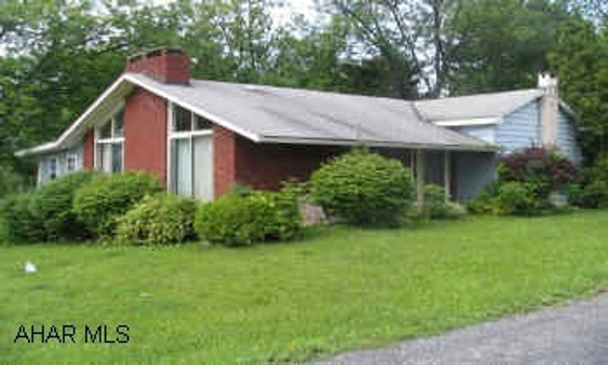 Commercial or Residential!!  Located behind Splish Splash Carwash - direct connections to Convention Center Blvd, Near Walmart, Sam's etc!!  Commercial or Residential!!  Located behind Splish Splash Carwash - direct connections to Convention Center Blvd, Near Walmart, Sam's etc!!  Large master suite with possible nursery or 2nd bath options!!  Cathedral ceilings, large kitchen, sunroom large driveway, fenced yard.  Great investment property!!