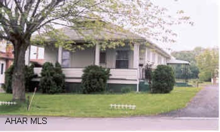 Cute 2 Bedroom with Largeg. Yard and Detached 2 Car Garage- New Carpet Seller Concessions - Seller contributed 4636 to Buyer's closing costs