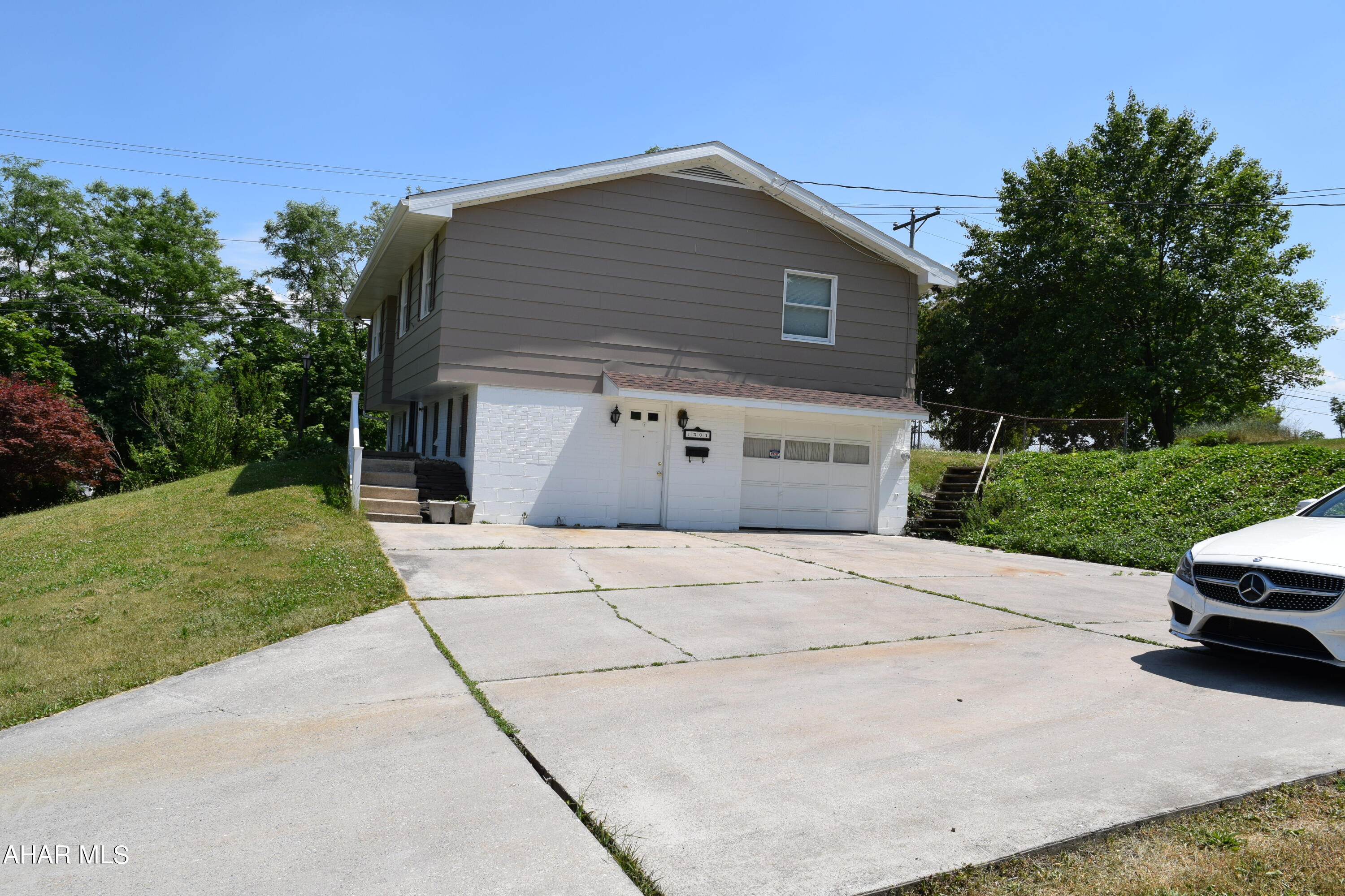 Juniata - Residential