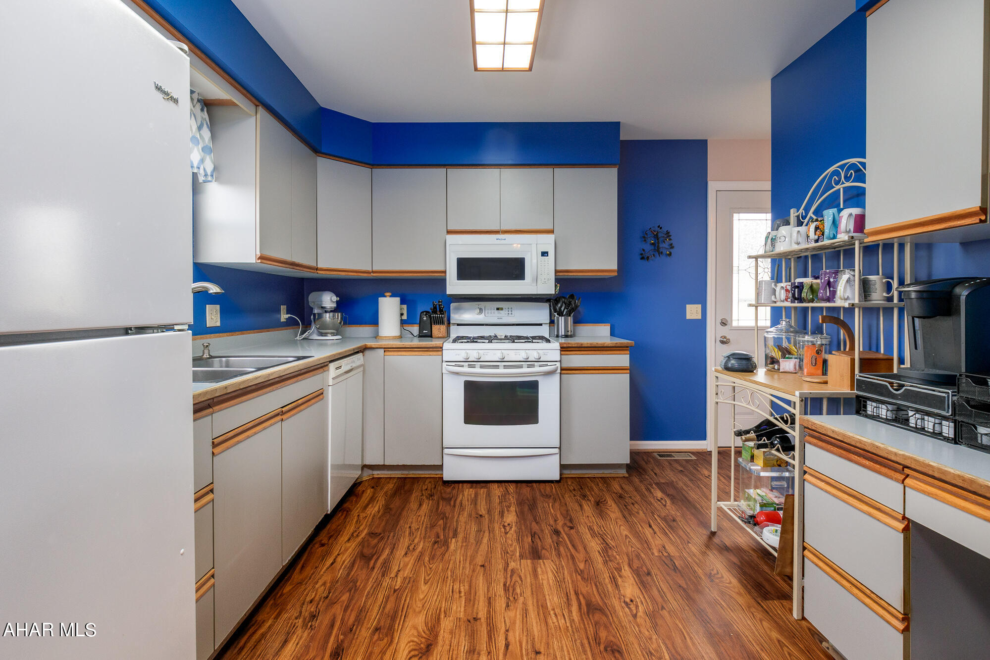 Rolling Hills - Residential