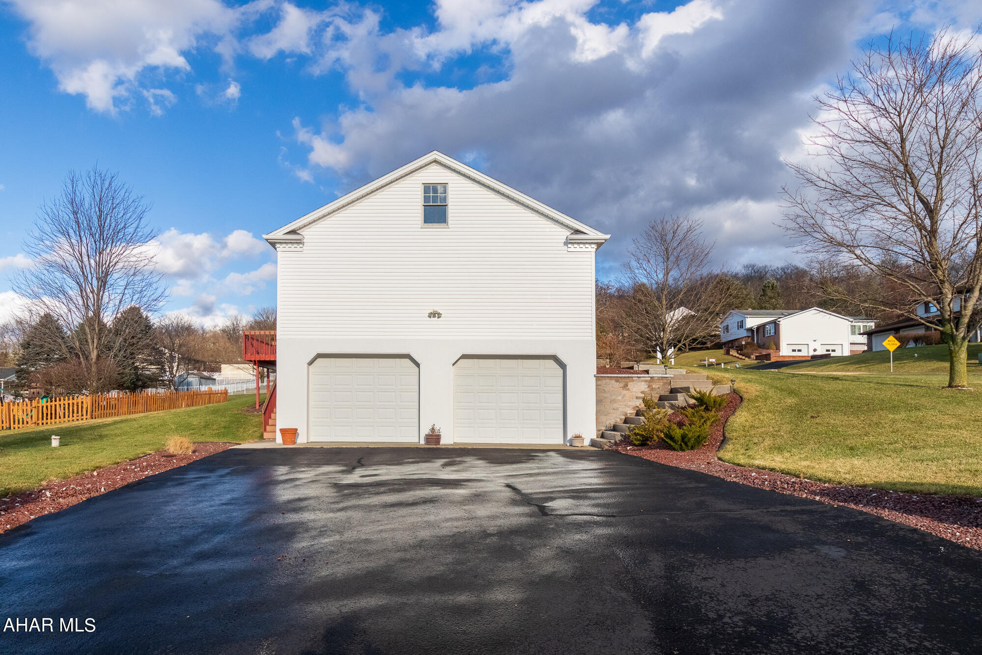 Rolling Hills - Residential