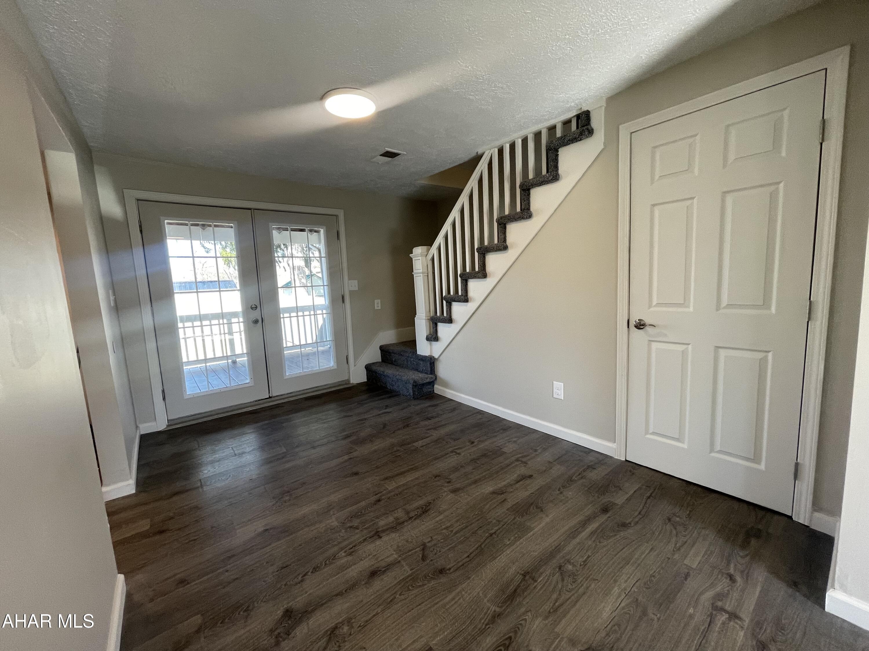 Hollidaysburg - Residential