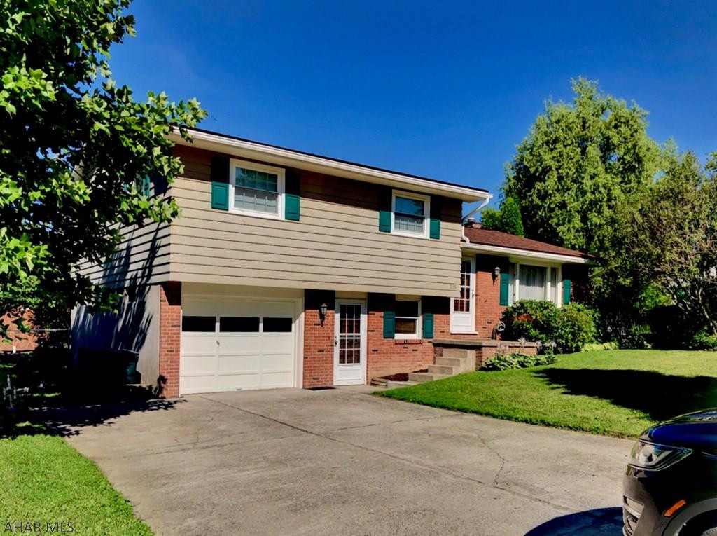 Maple Hollow - Residential