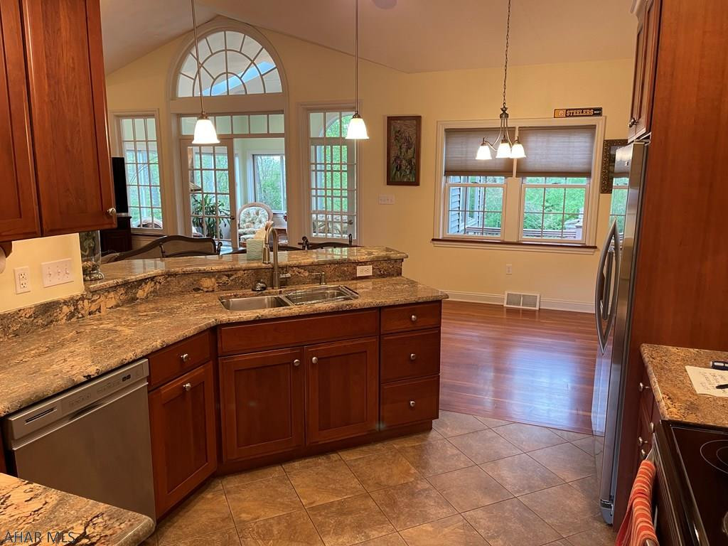 Rolling Hills - Residential