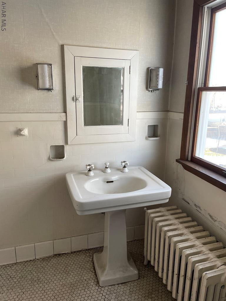 Unknown - Commercial Sale