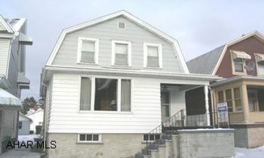 WELL MAINTAINED HOME IN JUNIATA CLOSE TO SCHOOL AND CHURCHES. WELL MAINTAINED HOME IN JUNIATA CLOSE TO SCHOOL AND CHURCHES.