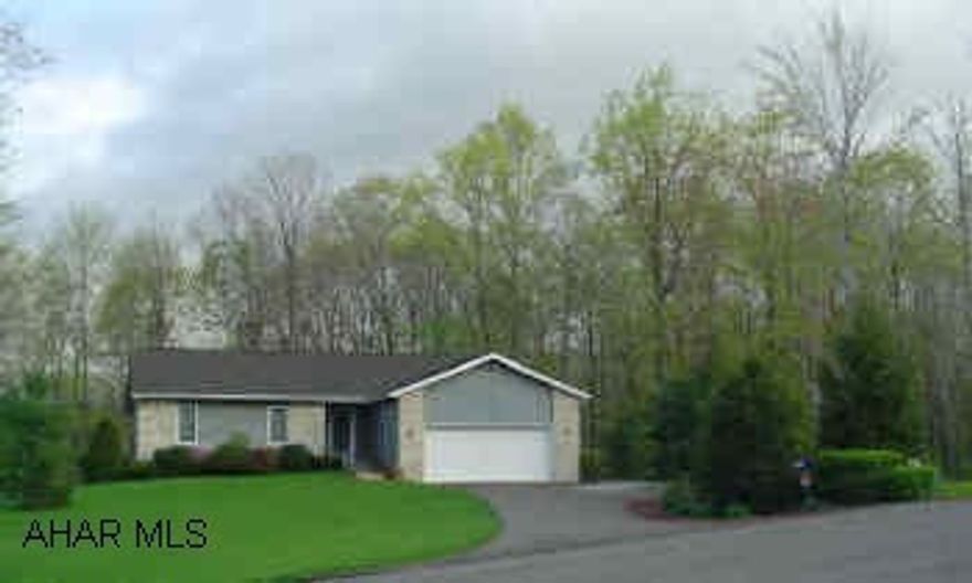 INCREDIBLE RANCH HOME, GREAT VIEW, ADDITIONAL 1/2 ACRE LOT INCLUDED WITH SALE.  SPACIOUS BRICK & VINYL RANCH HOME. VERY PRIVATE. WALK-OUT FINISHED BASEMENT, CENTRAL AIR , GAS LOG FIREPLACE, LOTS OF STORAGE.