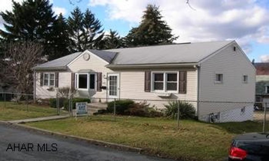 Fantastic ranch on 6 city lots.  Updated home w/ newer roof, vinyl siding, thermo windows, master bedroom and dining rooms w/ vaulted ceilings, updated bath, above ground pool, family room w/ bar, and a great family neighborhood close to Tuckahoe Park.