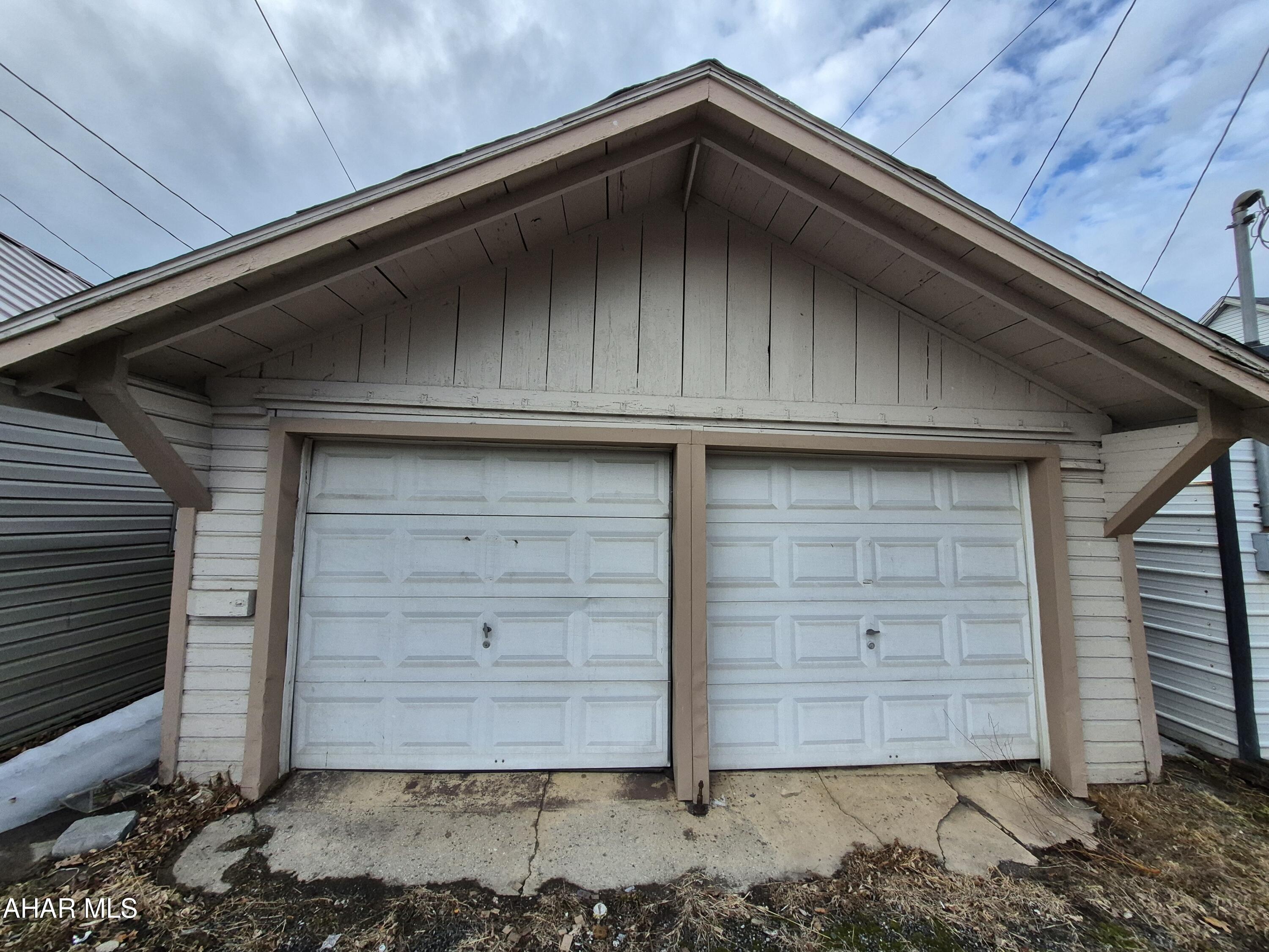 Juniata - Residential