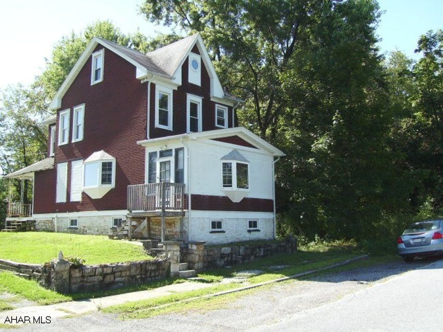 Property is from 1312-1318 N. Sixth AvenueExcellent opportunity in quiet area for contractor.  Newer windows, roof, soffit, and fascia.  Not habitable.  Detached garage and partially wooded lot.  Heating system incomplete.