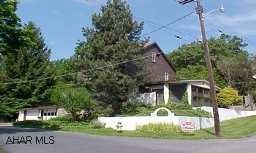 Beautiful home with unique architecture.  See photos.  NIcely landscaped lot.  Spacious family room addition, modern kitchen plus kitchenette addition.  # J-855.  Gas forced air. Beautiful home with unique architecture.  See photos.  NIcely landscaped lot.  Spacious family room addition, modern kitchen plus kitchenette addition.  # J-855.  Gas forced air.