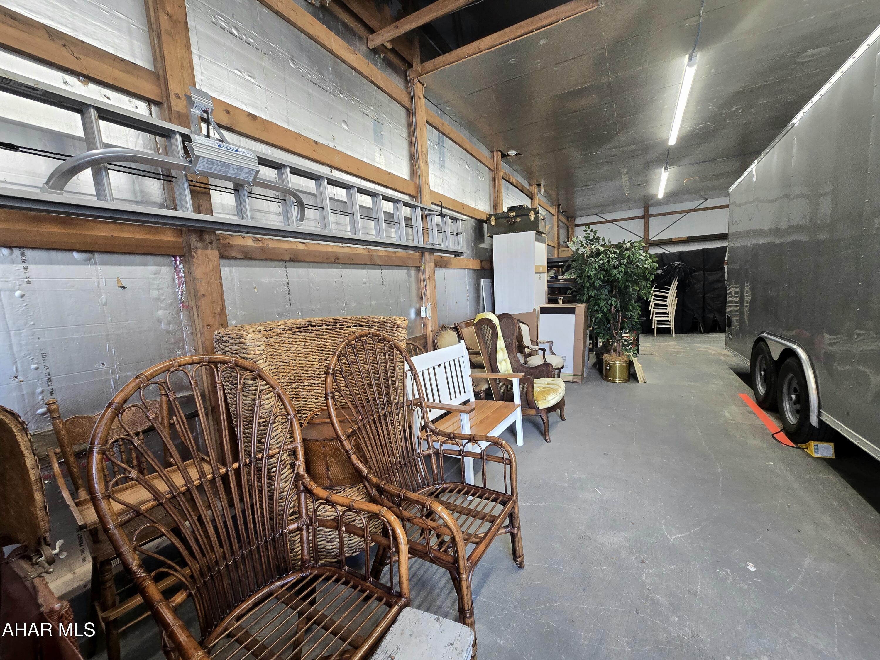 Juniata - Commercial Sale