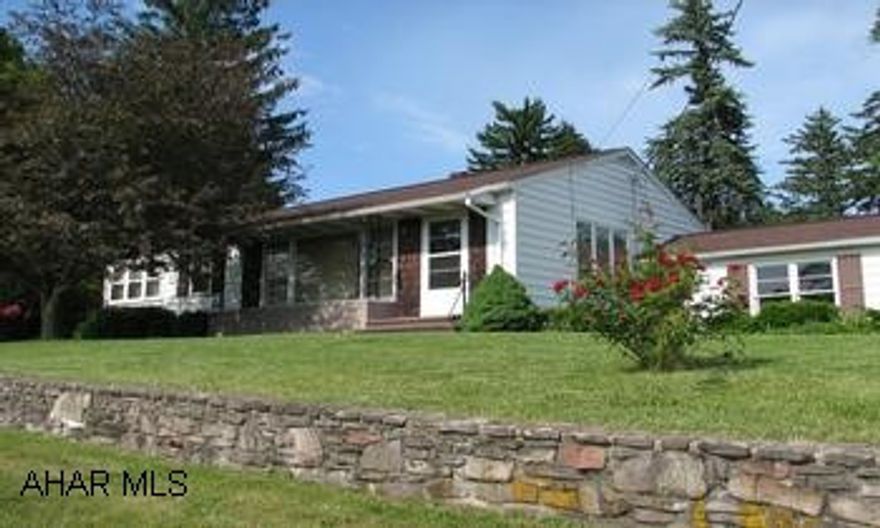 Nicely landscaped, 2 BR, ranch home overlooking Orchard Heights. Hardwood floors, close to town with a garage. Why rent when you can buy a home for the same amount per month.. call Juli today! Nicely landscaped, 2 BR,  1 FBA, ranch home overlooking Orchard Heights. Hardwood floors, close to town with a garage.