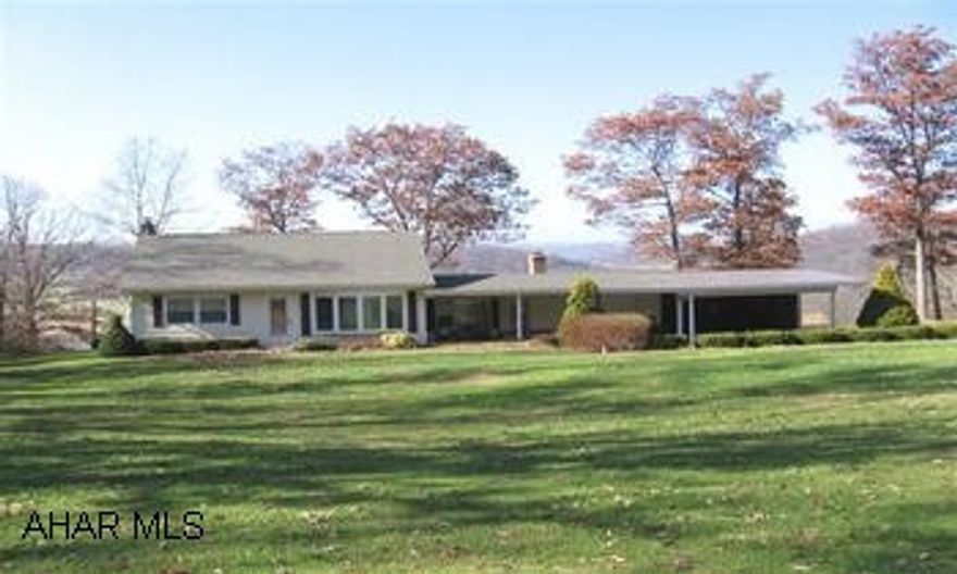 NICELY MAINTAINED THREE BEDROOM HOME ON 9 ACRES. COUNTRY LIVING WITH A VIEW.  THREE ADDITIONAL SEWER TAPS IN PLACE. READY FOR SUBDIVISION. NICELY MAINTAINED THREE BEDROOM HOME ON 9 ACRES. COUNTRY LIVING WITH A VIEW. THREE ADDITIONAL SEWER TAPS IN PLACE. READY FOR SUBDIVISION.