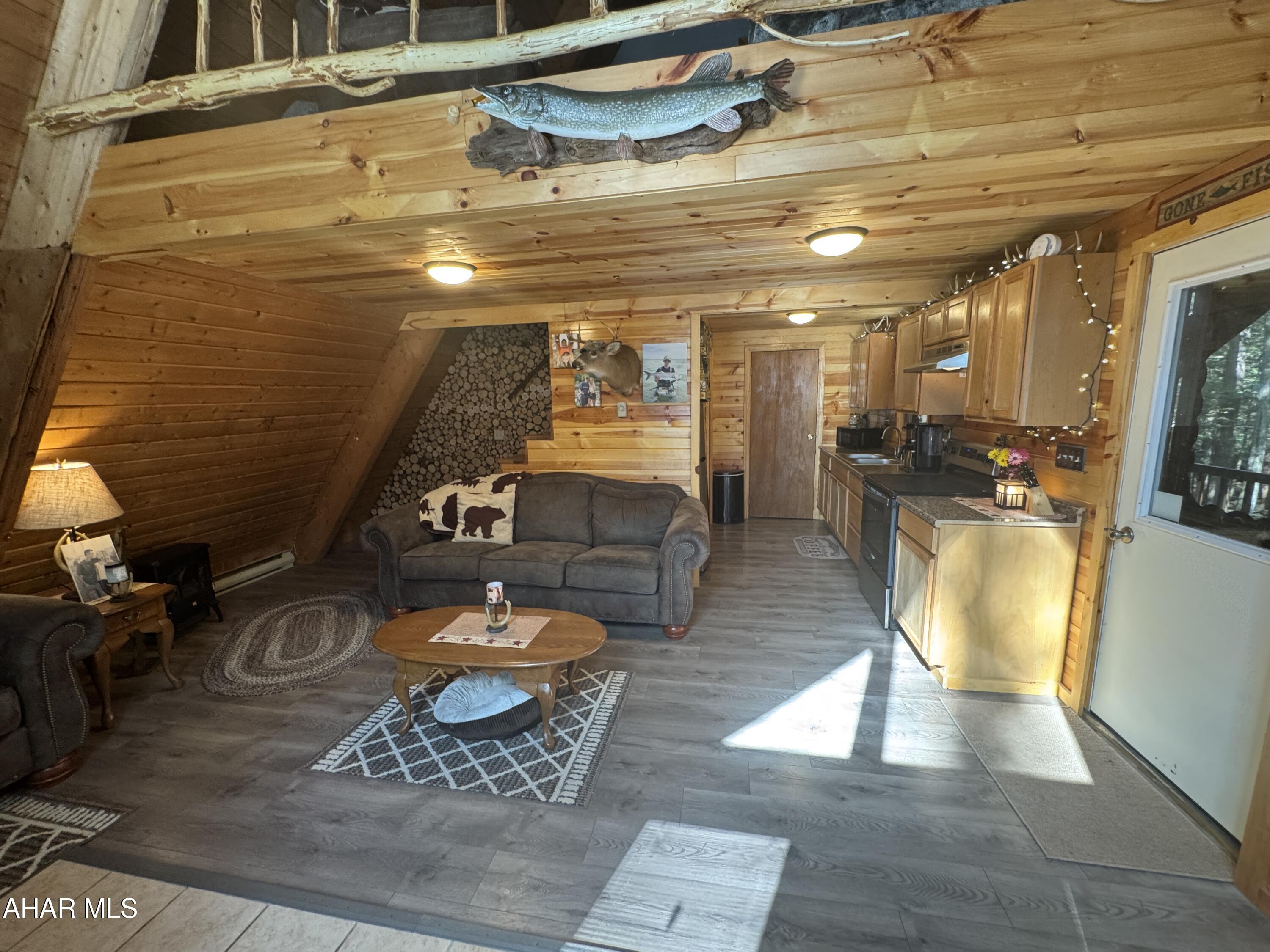 Glendale Yearound - Residential