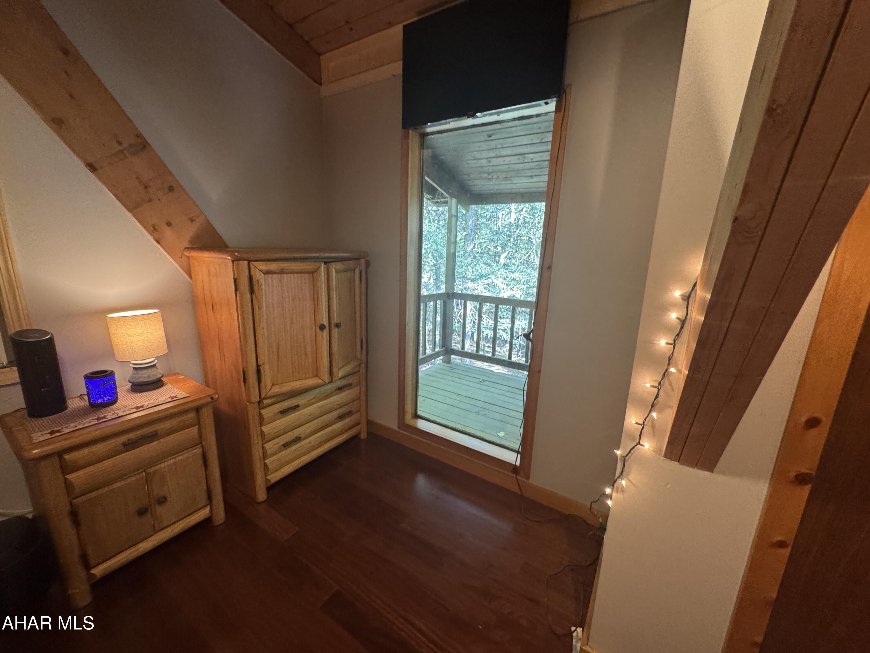 Glendale Yearound - Residential