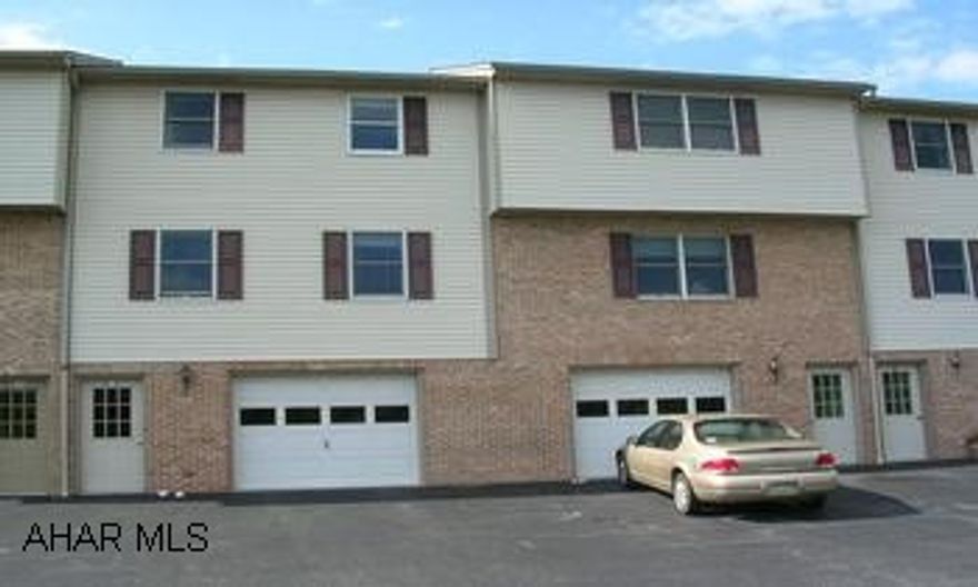 TWO BEDROOM TOWNHOUSE IN THE HEART OF PENN FARMS WITH A GREAT VIEW. NICE DECK OFF KITCHEN. LARGE WALK-IN CLOSET OFF MASTER BEDROOM. MASTER BEDROOM WITH 1/2 BATH. STORAGE ROOM OFF GARAGE. TWO BEDROOM TOWNHOUSE IN THE HEART OF PENN FARMS WITH A GREAT VIEW. NICE DECK OFF KITCHEN. LARGE WALK-IN CLOSET OFF MASTER BEDROOM. MASTER BEDROOM WITH 1/2 BATH. STORAGE ROOM OFF GARAGE.
