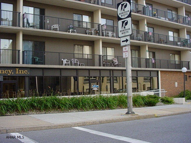 Unknown - Commercial Lease