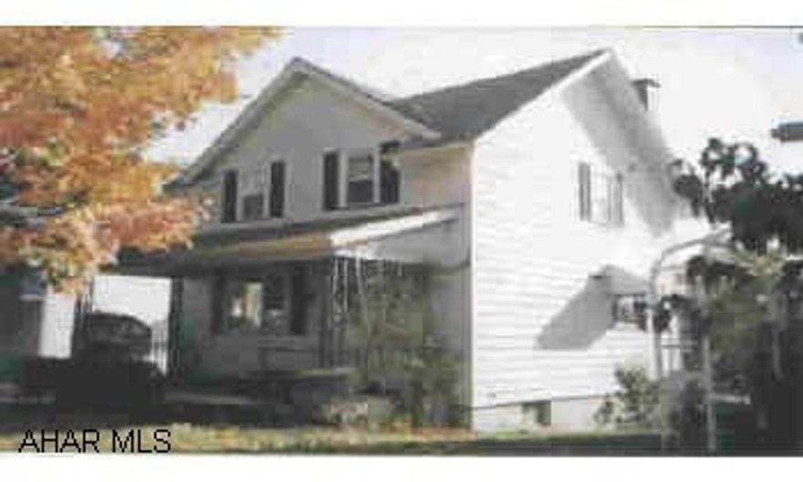 Neat house - modern kitchen with bar - family room in basement - great mechancis - new water line to street. Neat house - modern kitchen with bar - family room in basement - great mechancis - new water line to street.