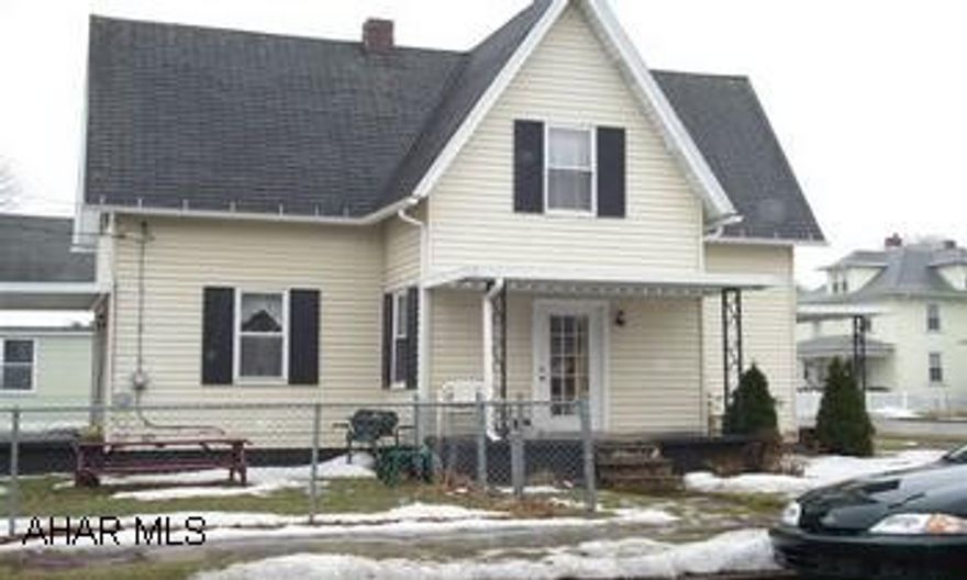 ADORABLE 2 STORY, 3 BR.,  1 BATH HOME  W/ FENCED YARD, WITHIN WALKING DISTANCE TO SCHOOL. CHARMING TWO STORY BELLWOOD HOME ON FENCED LOT, WITHIN WALKING DISTANCE TO SCHOOLS, LR., DR., KITCHEN W/ NEWER CABINETS, 3BR.,1 BA., SPIRAL STRAIRCASE, AND THREE YEAR OLD FURNACE