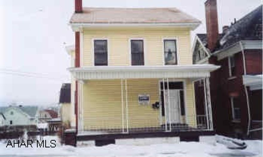 2 UNIT 2 BEDROOM DUPLEX, BASEMENT COULD BE STUDIO APARTMENT.  NEW ROOF AND SIDING.
