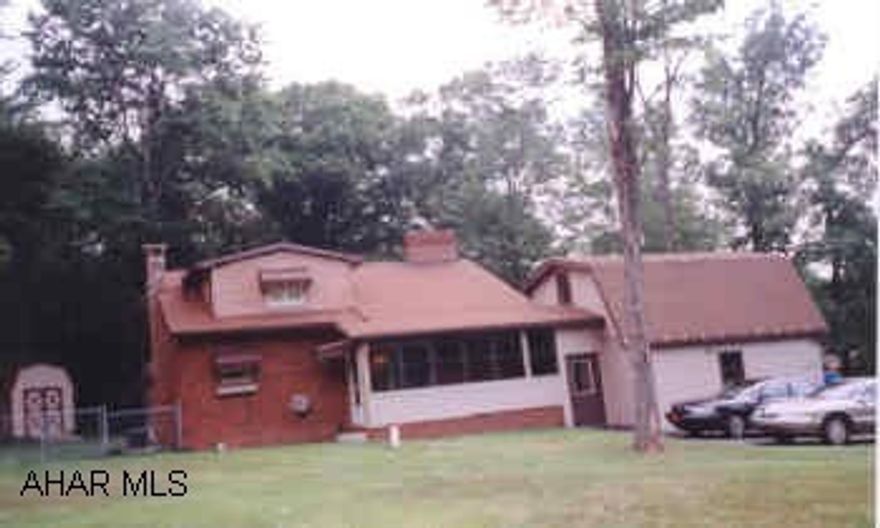 WELL MAINTAINED, GOOD CONDITION, CAPE COD ON .68 ACRE (198X150 LOT)  3BR, 2 FULL BATH, 2 CAR ATTACHED GARAGE WITH LOFT, FENCED YARD, CENTRAL AIR, CENTRAL VAC, FIREPLACE