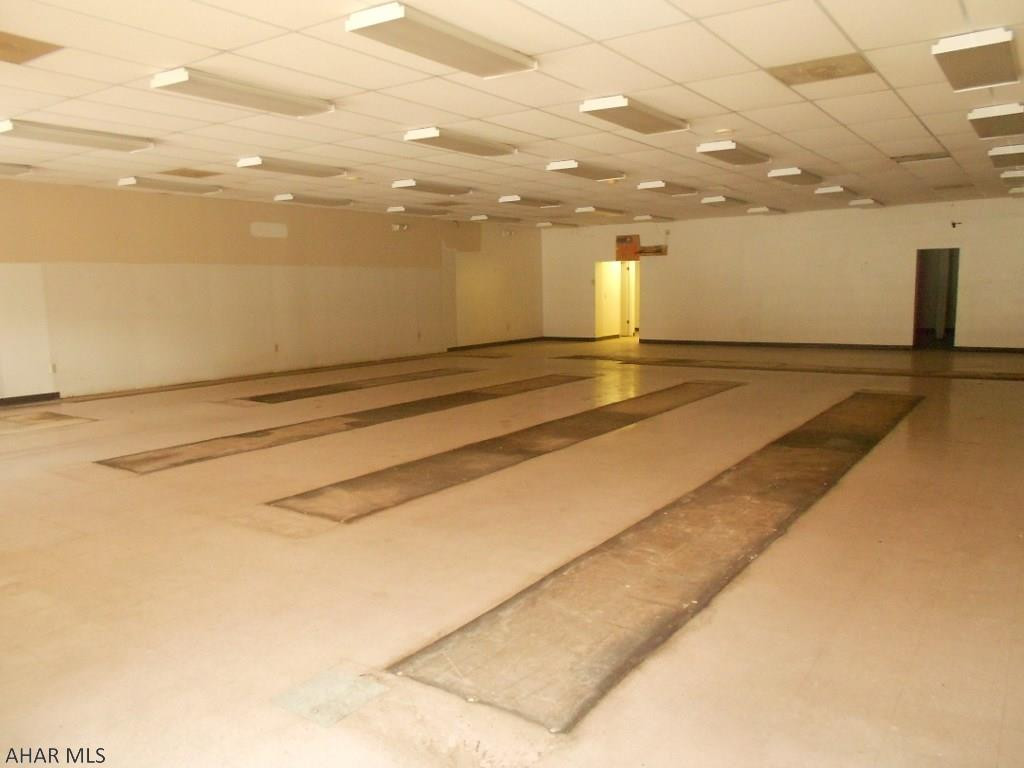 Unknown - Commercial Lease