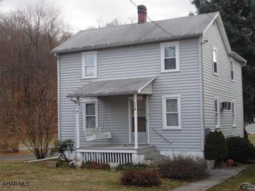 Very clean home that is ready to move into. Extremely low payments for this home (cheaper than rent) Convenient location halfway between Altoona and Bedford. Attractive financing terms available.. Home is well insulated with replacement windows. Appliances included.