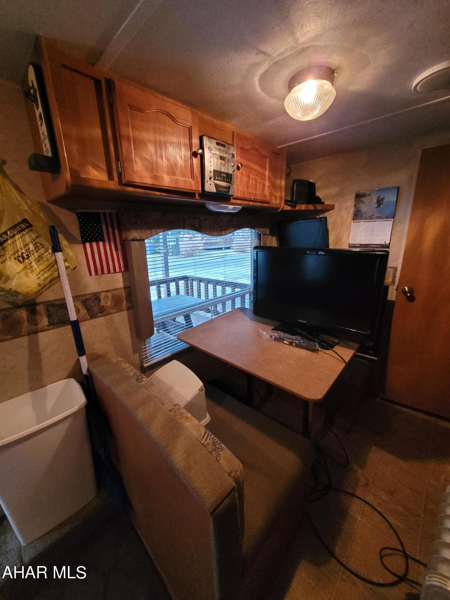 Glendale Yearound - Residential