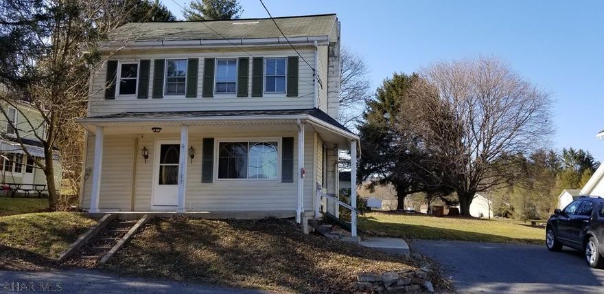Great handyman opportunity in Warriors Mark.  2 bedrooms, 1 bath, eat-in kitchen that leads to a covered patio and large yard.  Sweat equity will make this a great home again!  Sale is AS-IS.