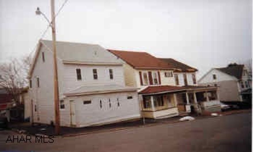 2 1/2 story completely remodeled, new carpet, nice large rooms. 2 1/2 story completely remodeled, new carpet, nice large rooms.  Motivated seller!