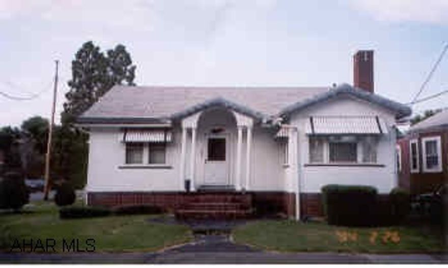 2 Bedroom, 1 Bath, Living Room, Dining Room, Kitchen. Ranch house on corner lot, Close to everything. Ranch house on corner lot in Desirable Area, Close to everything, shopping, restaurants,. 2 Bedroom, 1 Bath, Living Room, Dining Room, Kitchen. Newly painted interior, woodburning fireplace.