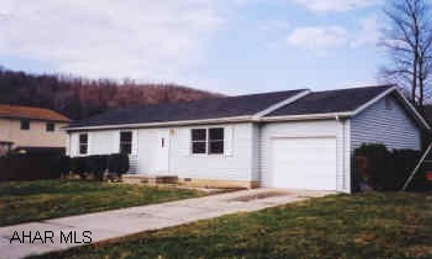 Laundry in kitchen, lot size is irregular