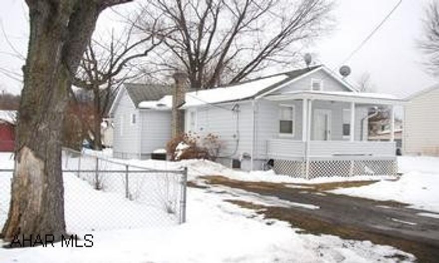 HOLLIDAYSBURG BOROUGH-VERY DESIRABLE AREA-THIS PROPERTY IS ONE OF THREE IN AN INVESTMENT OPPORTUNITY. HOLLIDAYSBURG BOROUGH-VERY DESIRABLE AREA-THIS PROPERTY IS ONE OF THREE IN AN INVESTMENT OPPORTUNITY.