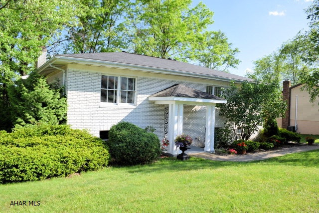 Holiday Manor - Residential