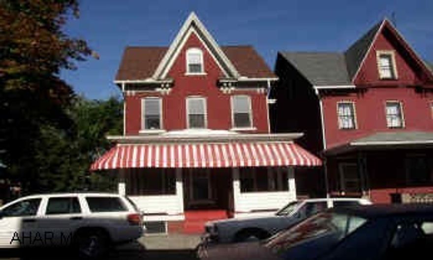 ALREADY APPROVED BY ALTOONA CITY! EXCELLENT INCOME! APPLIANCES STAY.