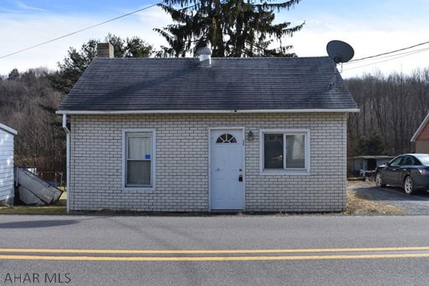 This quaint, 2 bedroom, 1 bath home is great for the first time home buyer, a small family or retired couple.  This home offers a nice size back yard, sun room and covered porch with off street parking.  Call now for your own private showing.