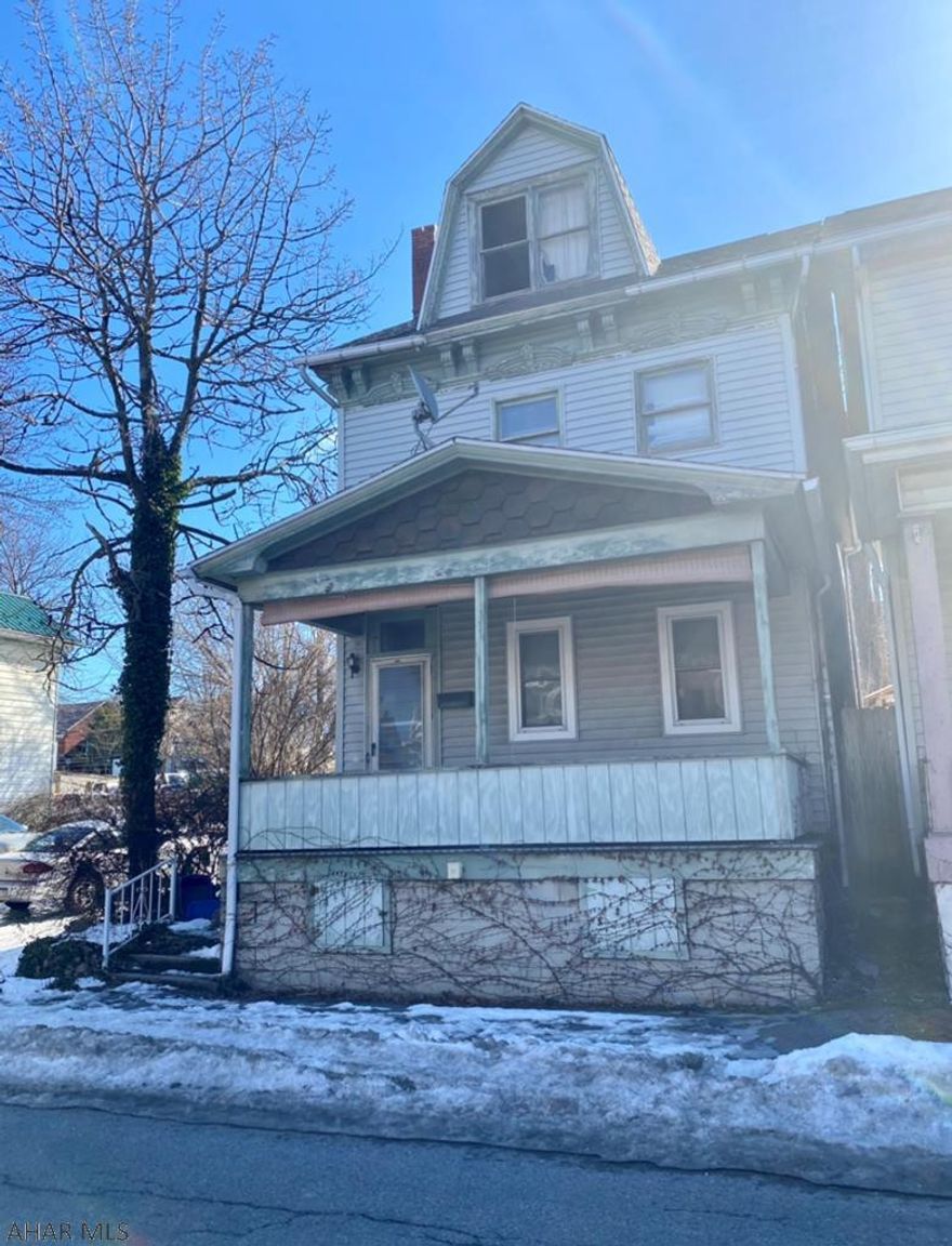 Property needs gutted and may be hazardous, please use caution.