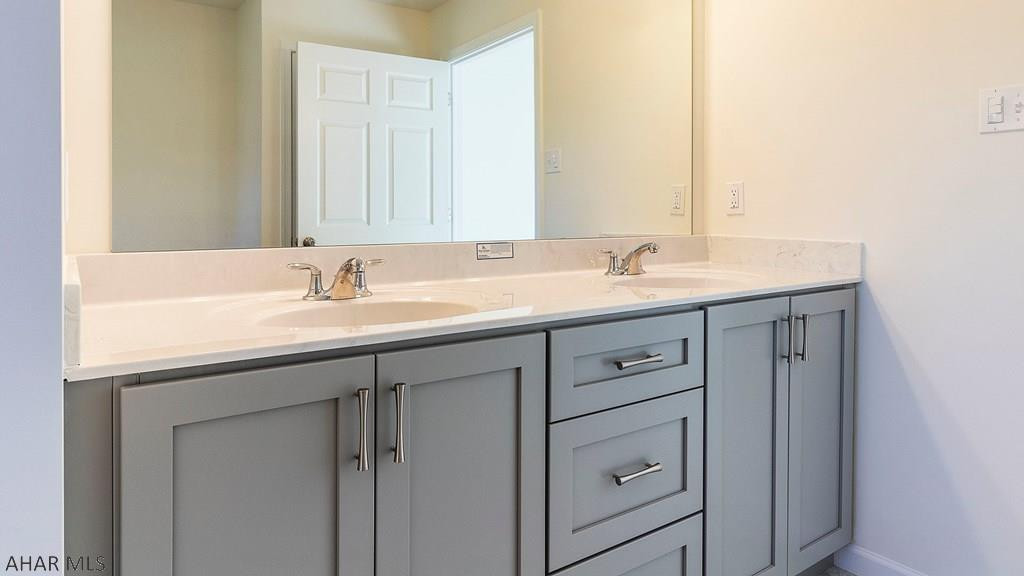 Rolling Hills - Residential