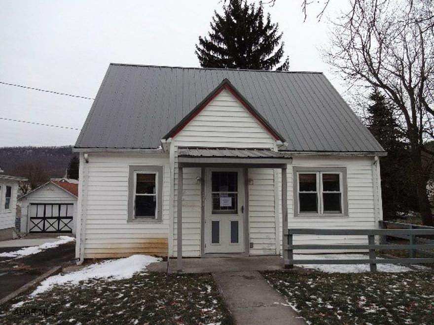 Property being sold As is Buyer must pay 2% transfer tax. Earnest money checks in Cashiers check payable to Colony Realty Group, LTD. This property eligible under Freddie Mac First Look Initiative through 3/18/14. Homesteps offers credit at closing for actual price of home warranty up to $500 for owner-occupant. Ask about details.