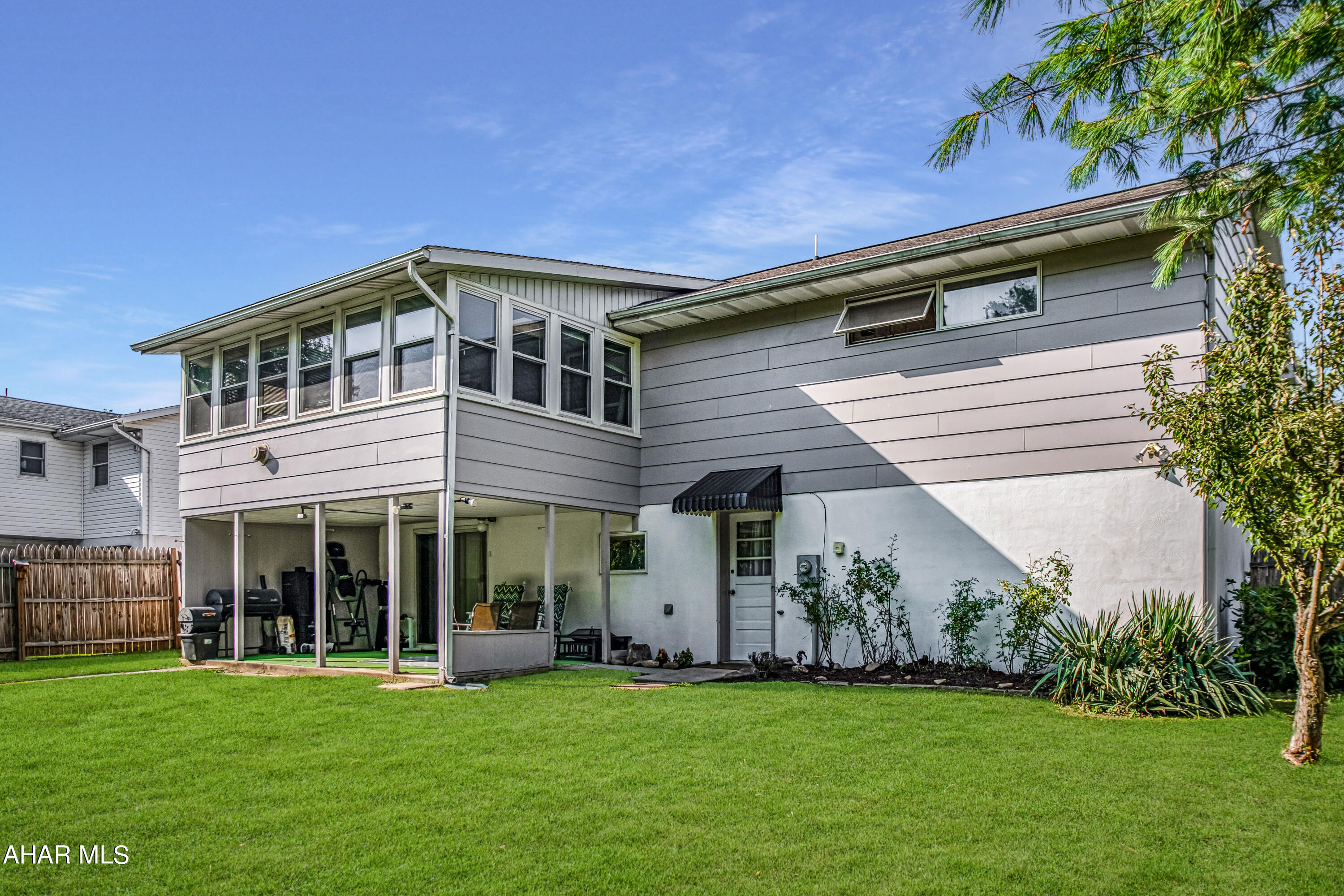 Foot of Ten - Residential