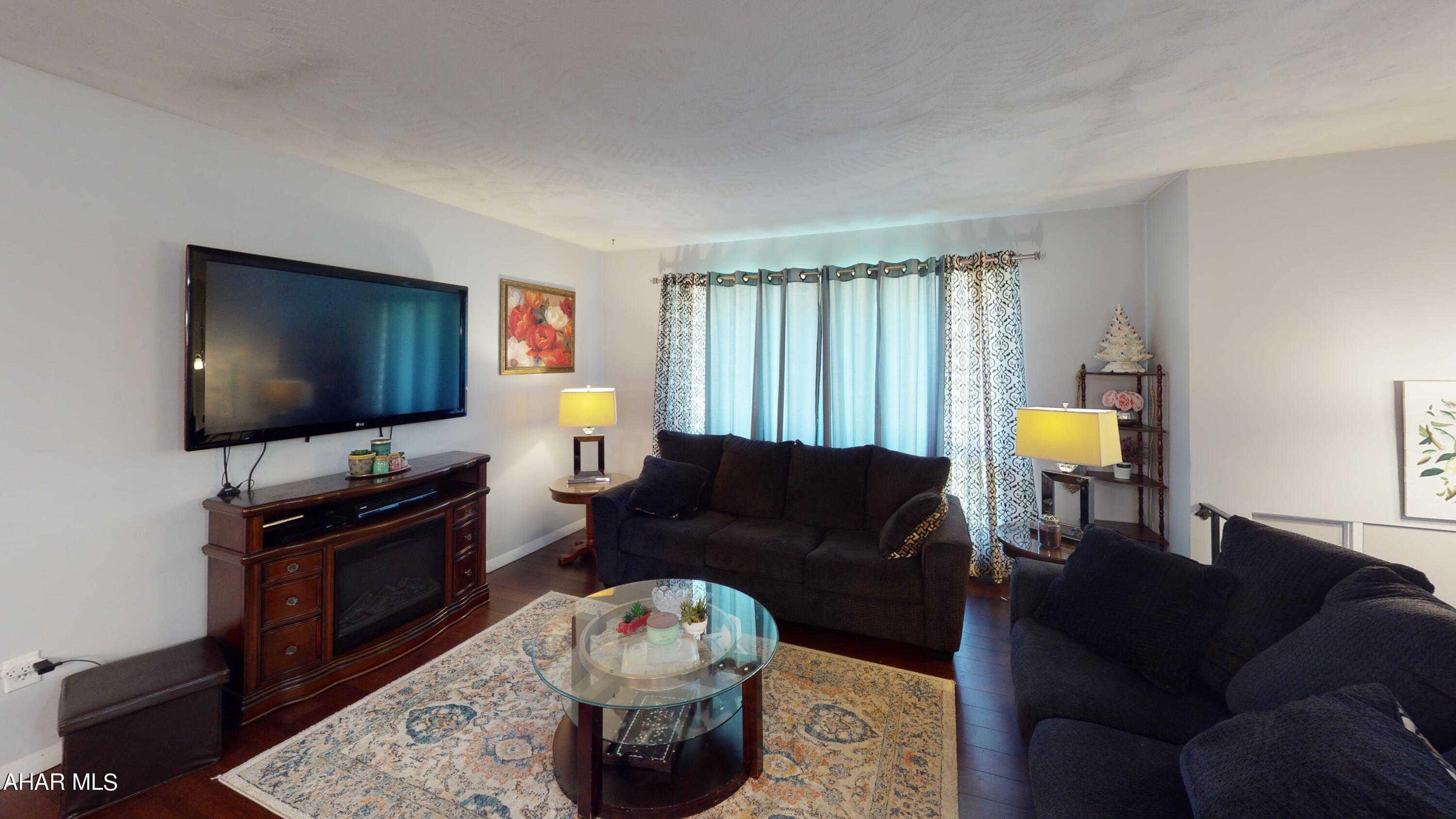 Foot of Ten - Residential