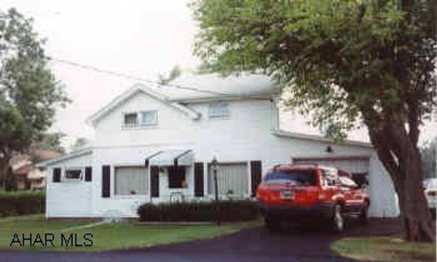 1.5 Story, 6 year old roof, siding and windows. House does have natural gas