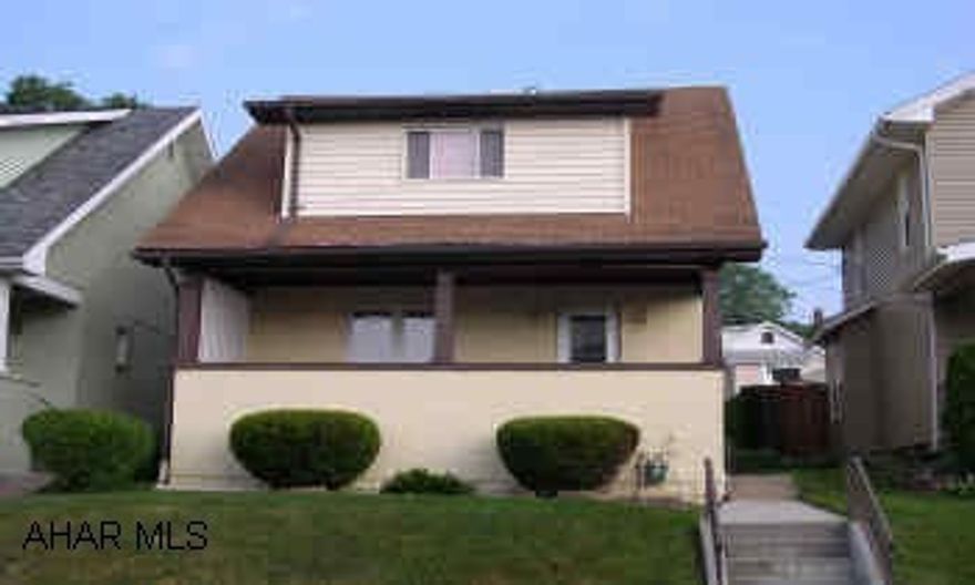 CEDAR CLOSETS, MODERN KITCHEN, NEWER CENTRAL AIR AND FURNACE, ALL APPLIANCES INCLUDED, HARDWOOD FLOORS UNDER CARPET ON 1ST FLOOR, BREAKFAST AREA, PATIO.