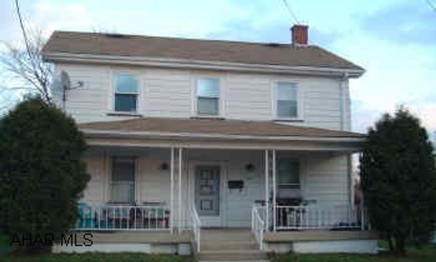 Beautiful 3 bedroom, 2 bath. Won't last. DO NOT LET THE CAT OUT. DOG IN KENNEL.