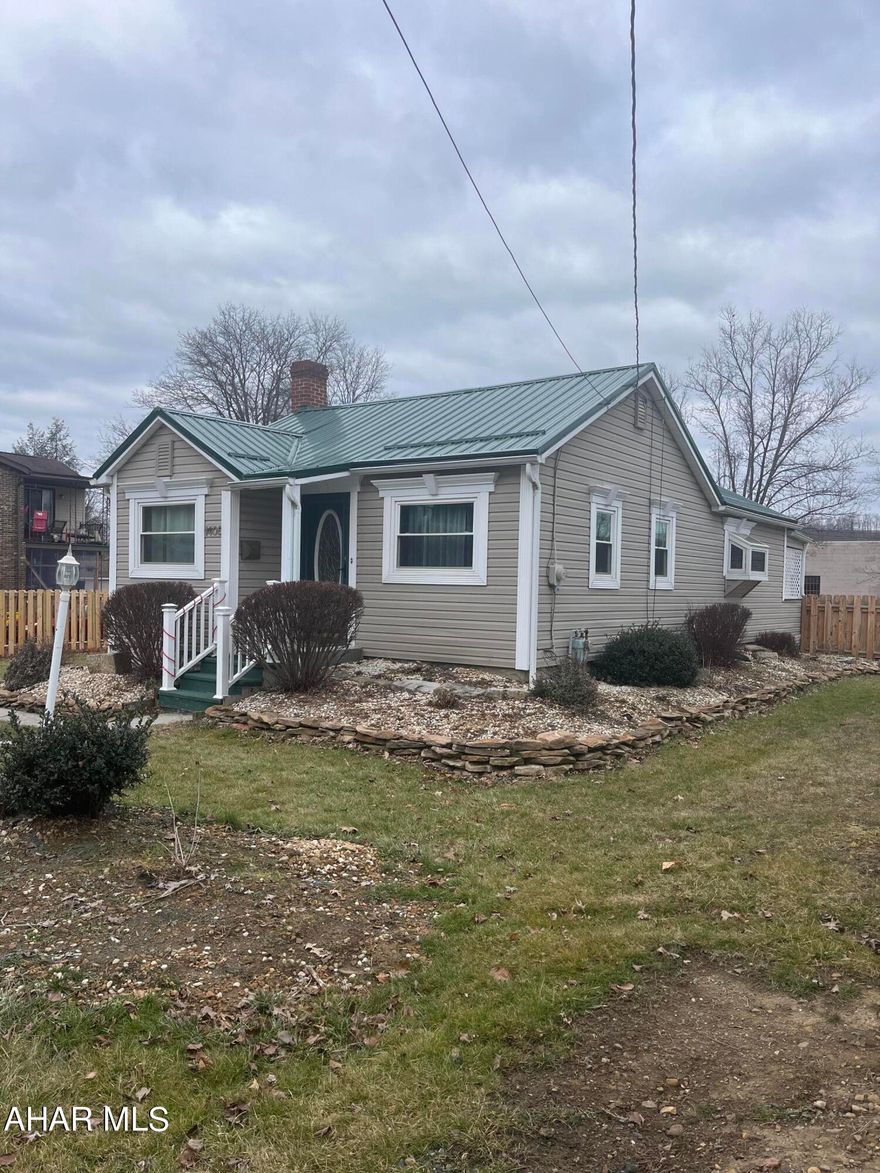 This 2 bedroom is in great move in ready condition. Metal roof 3 years old, new windows, updated kitchen and bath w/ bath fitter tub surround and large flat privacy fenced yard for entertaining. Offstreet parking and additional room off of alley for extra parking.