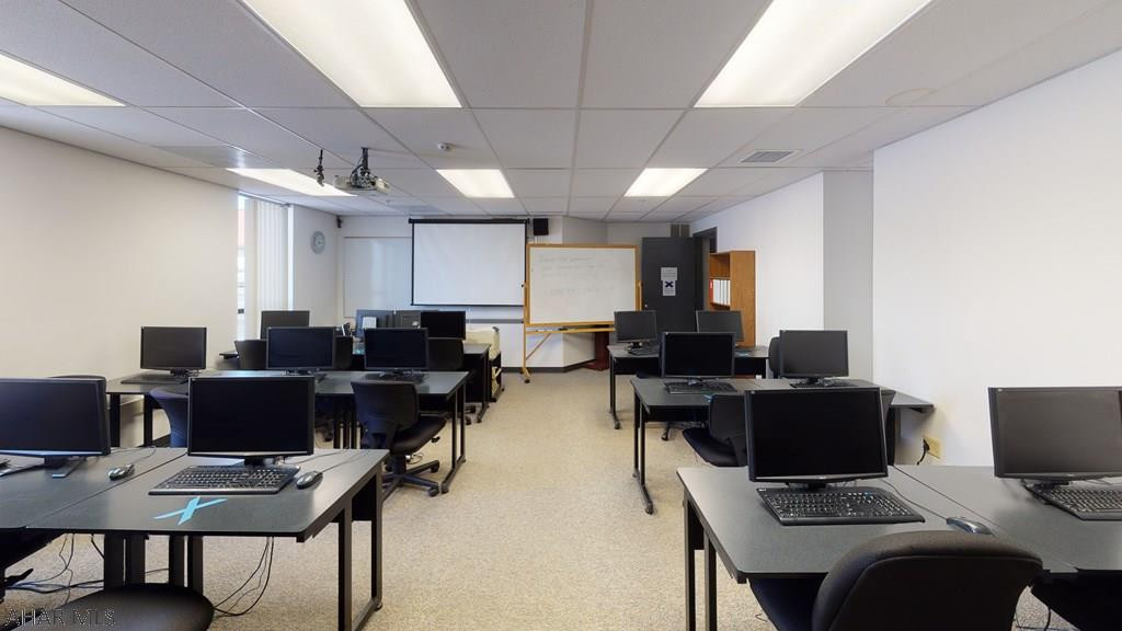 Eldorado - Commercial Lease