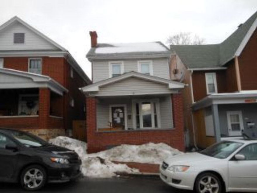 Property is being sold in AS IS condition.* For seller financing incentives, agents and their buyers are requested to contact our designated Chase Loan Officer. Call the Listing Agent for details.  * Seller requests buyer to contact designated Chase loan officer for a mortgage prequalification.Please call our office for further details.