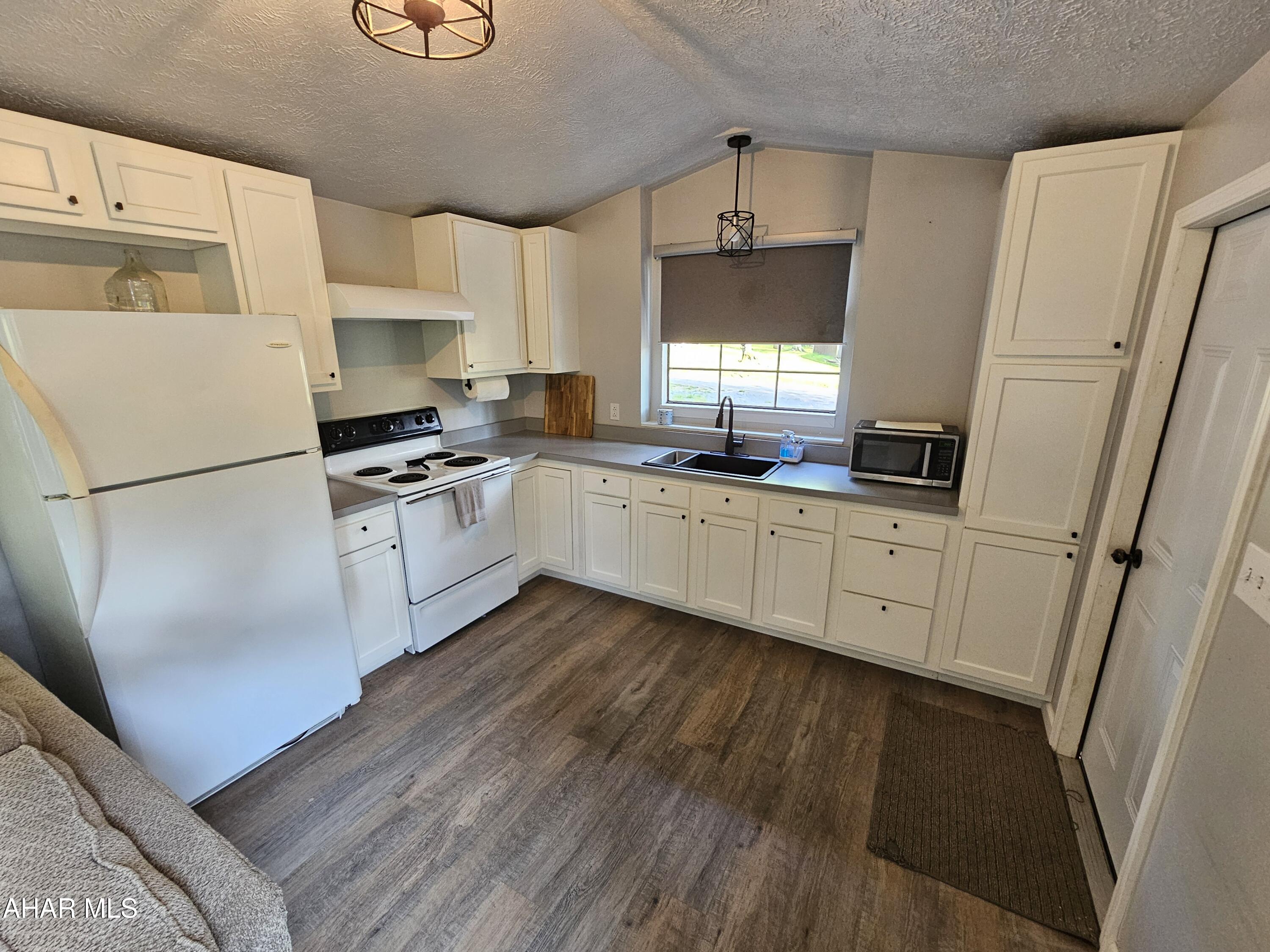 Glendale Yearound - Residential